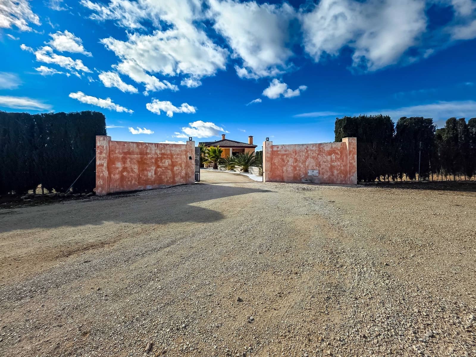 4 chambre Villa/Maison à vendre à Pinoso avec piscine - 399 995 € (Ref: 9633899)