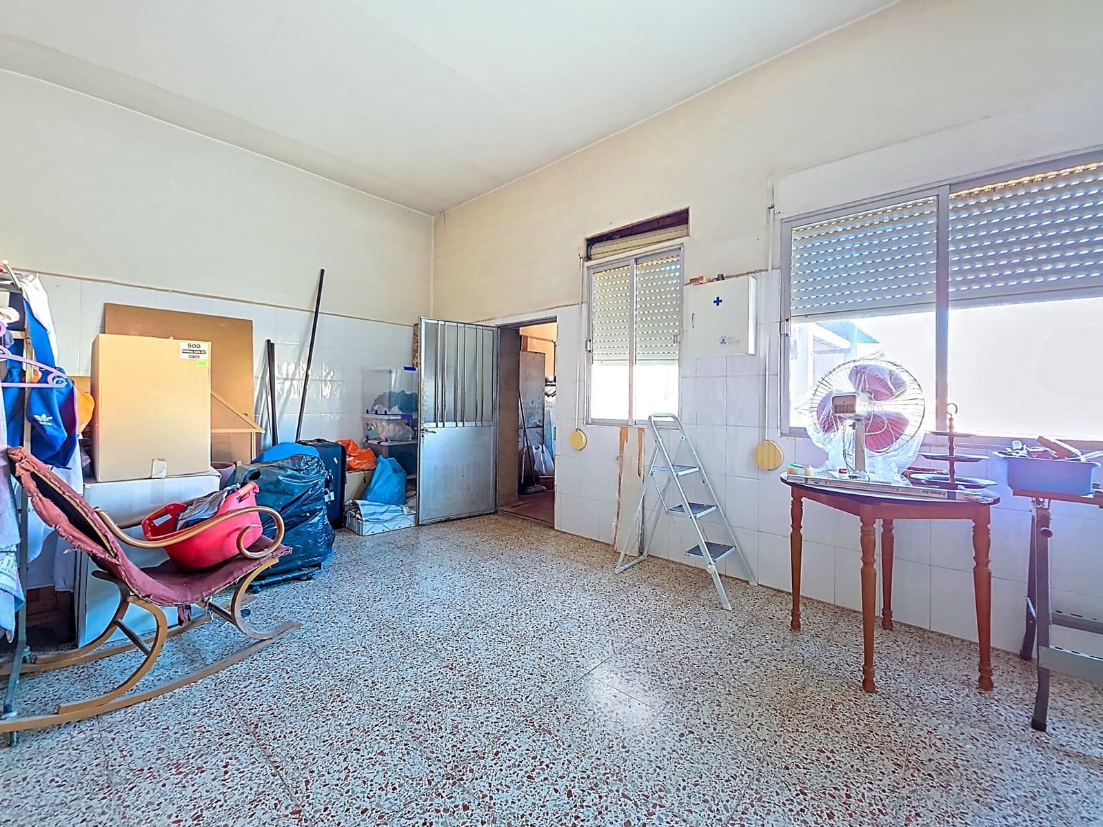 8 bedroom Townhouse for sale in Pinoso - € 179,950 (Ref: 9633901)