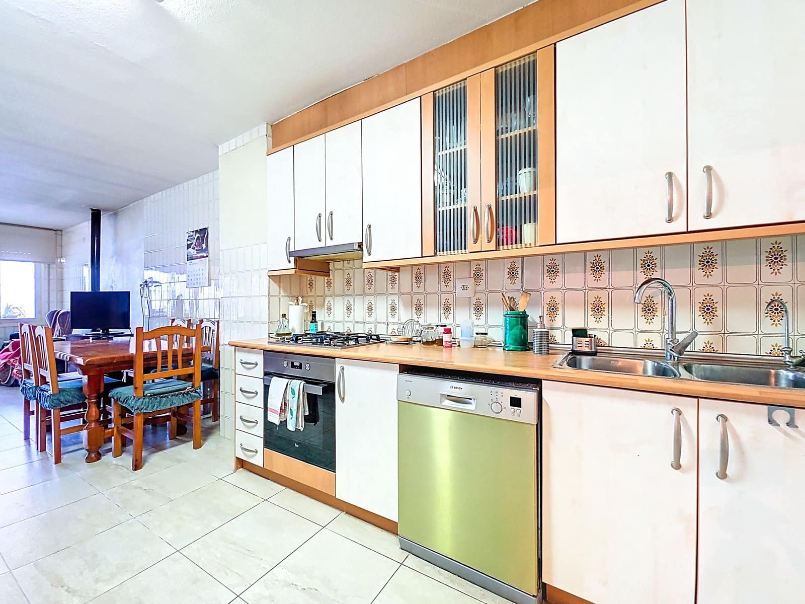 8 bedroom Townhouse for sale in Pinoso - € 179,950 (Ref: 9633901)