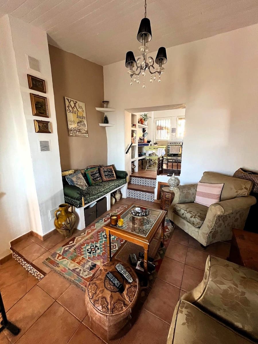 2 makuuhuone Omakotitalo myytävänä paikassa Castalla - 64 999 € (Ref: 9633902)