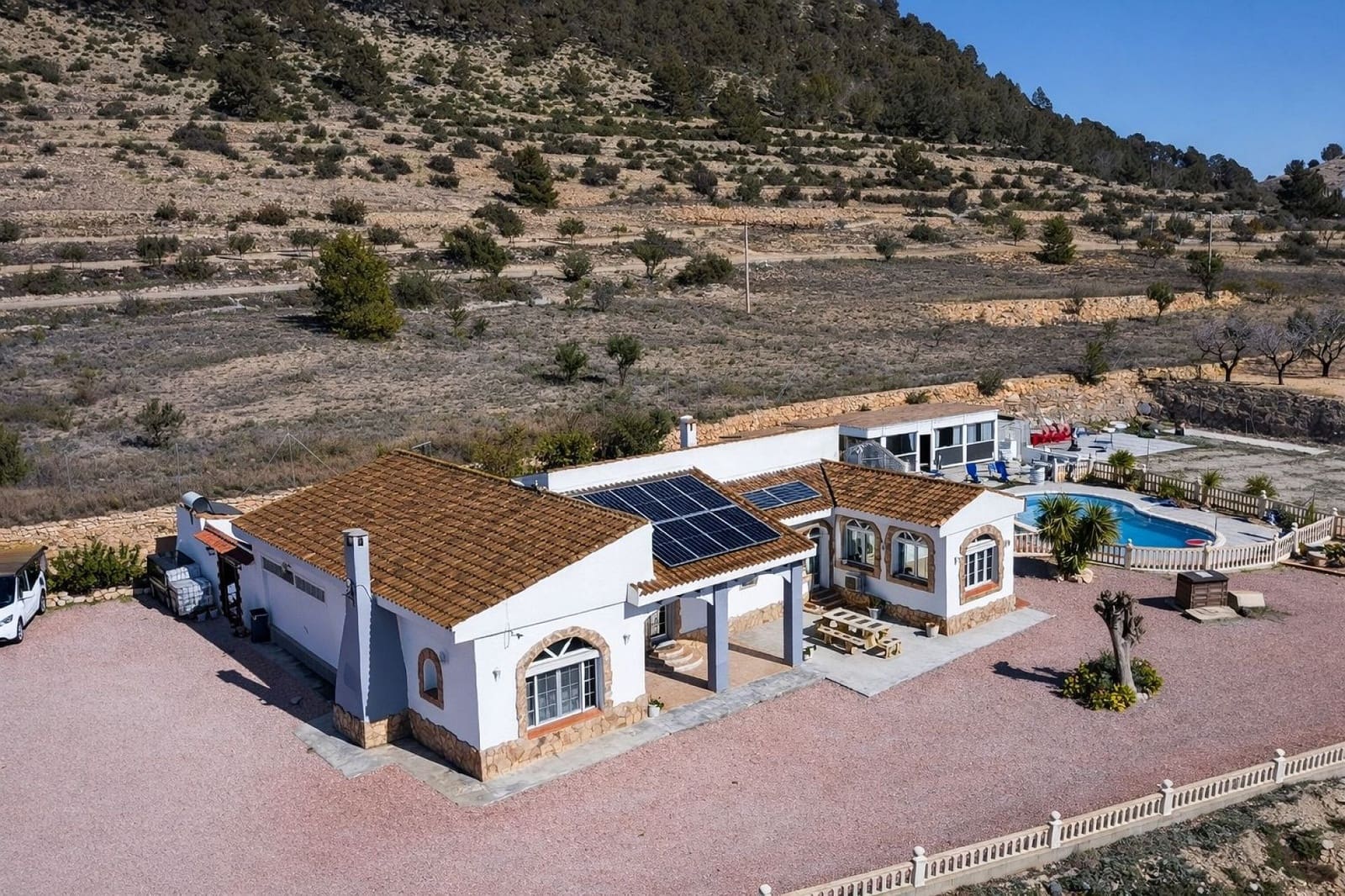 Chalet de 4 habitaciones en Monóvar / Monóver en venta con piscina - 525.000 € (Ref: 9636469)