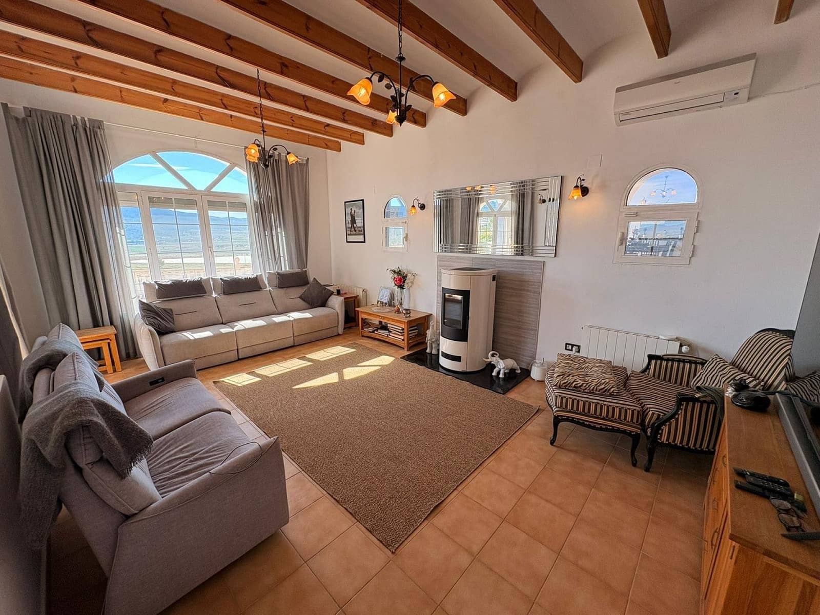 Chalet de 4 habitaciones en Monóvar / Monóver en venta con piscina - 525.000 € (Ref: 9636469)