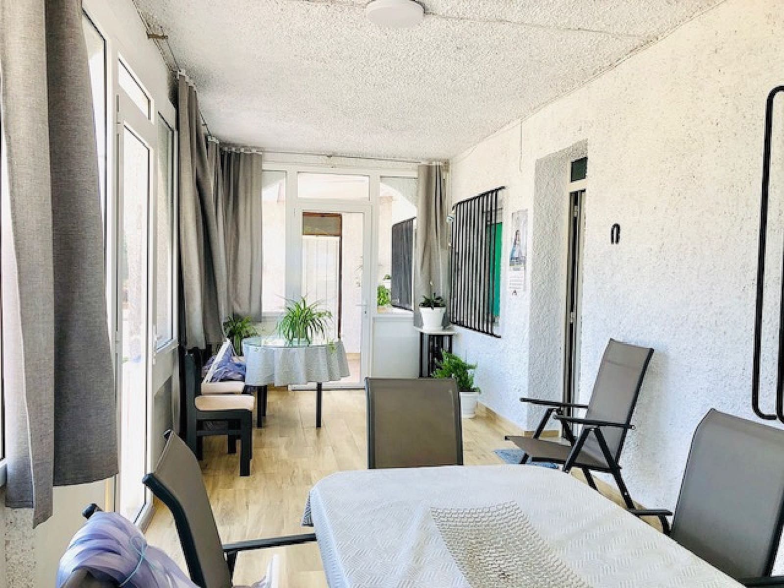 4 sypialnia Finka/Dom wiejski na sprzedaż w Yecla z basenem garażem - 275 000 € (Ref: 9639090)