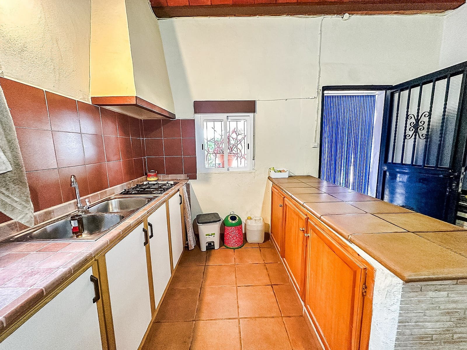 Finka/Dom wiejski na sprzedaż w Almansa z garażem - 140 000 € (Ref: 9639097)