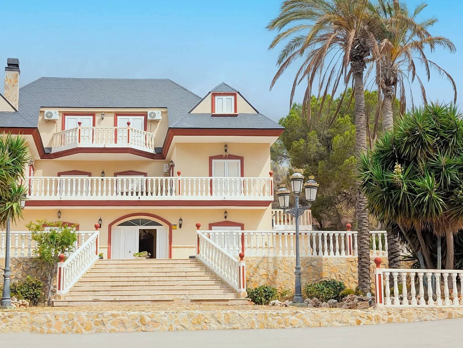 8 bedroom Finca/Country House for sale in Jumilla with pool - € 1,450,000 (Ref: 9639101)