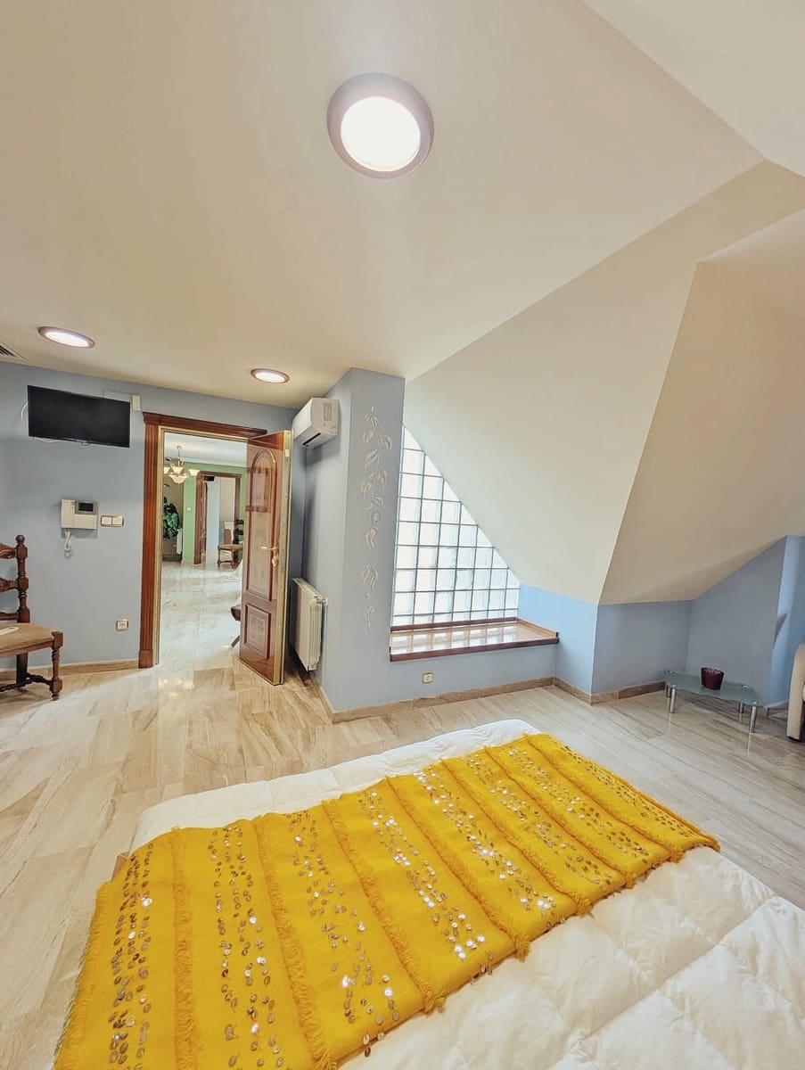 8 bedroom Finca/Country House for sale in Jumilla with pool - € 1,450,000 (Ref: 9639101)