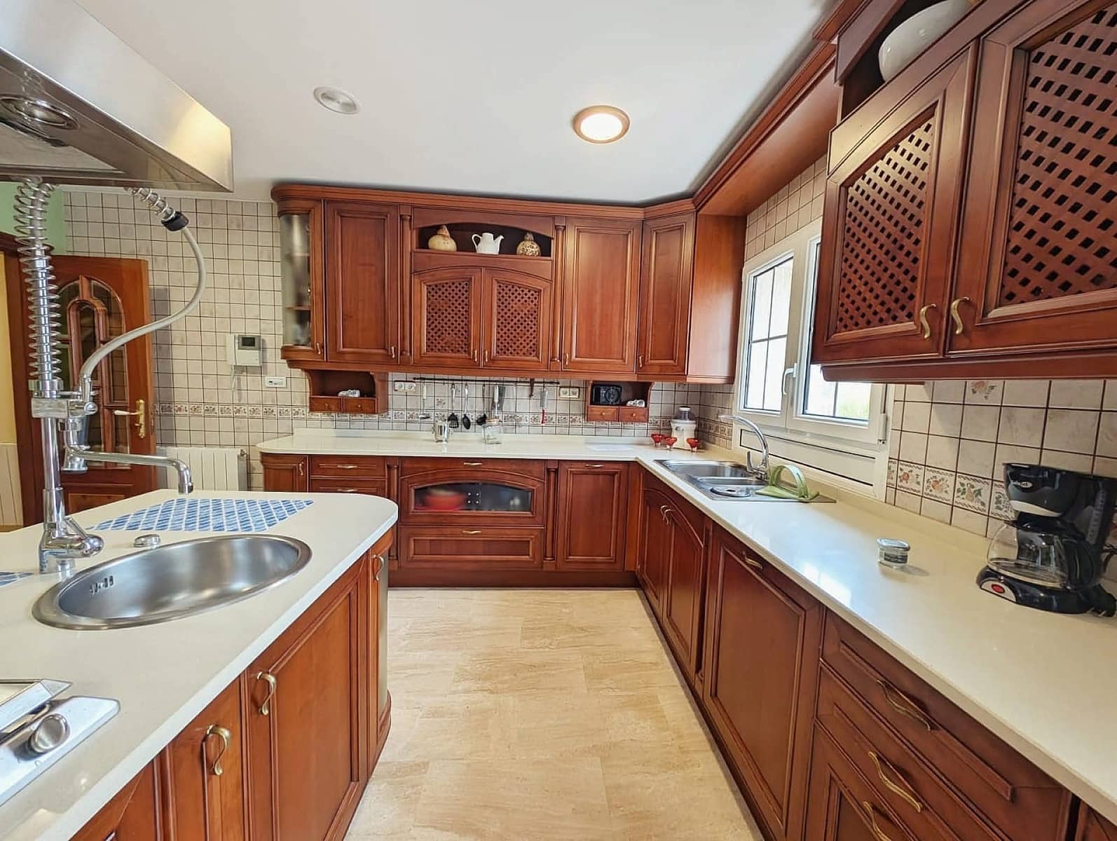 8 bedroom Finca/Country House for sale in Jumilla with pool - € 1,450,000 (Ref: 9639101)