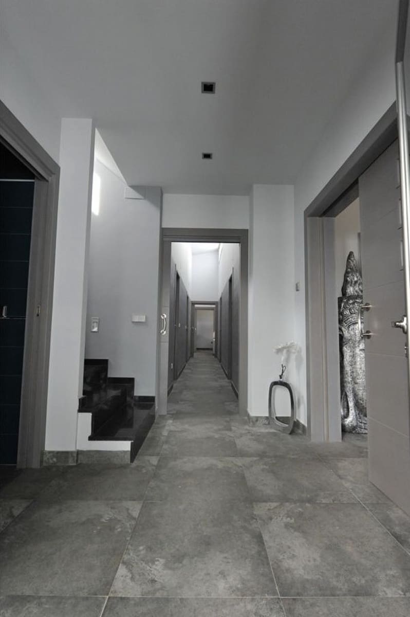 5 makuuhuone Huvila myytävänä paikassa Yecla mukana uima-altaan 
autotalli - 499 000 € (Ref: 9650696)