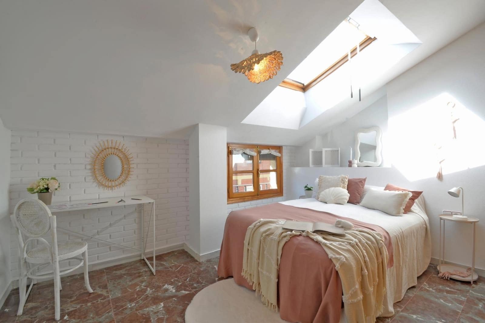 4 bedroom Townhouse for sale in Sax with garage - € 249,000 (Ref: 9650701)