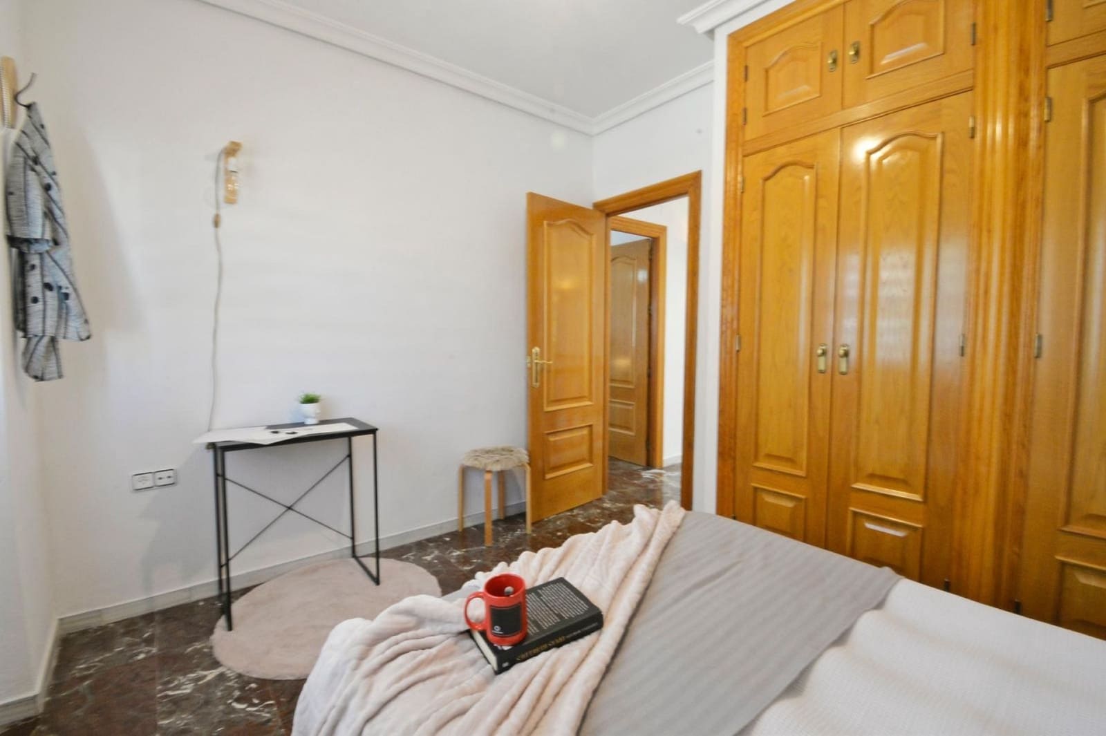 4 bedroom Townhouse for sale in Sax with garage - € 249,000 (Ref: 9650701)