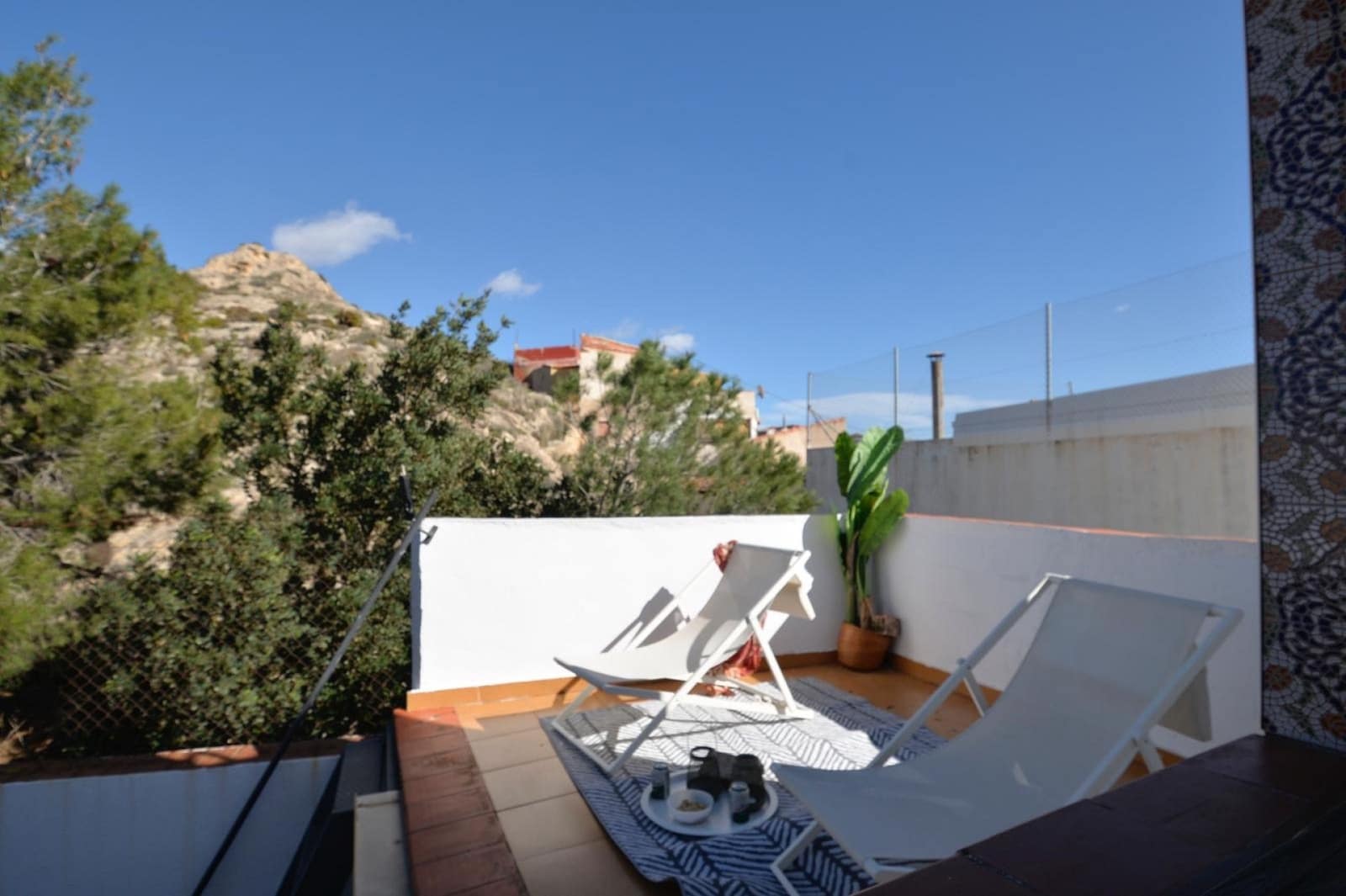 4 bedroom Townhouse for sale in Sax with garage - € 249,000 (Ref: 9650701)