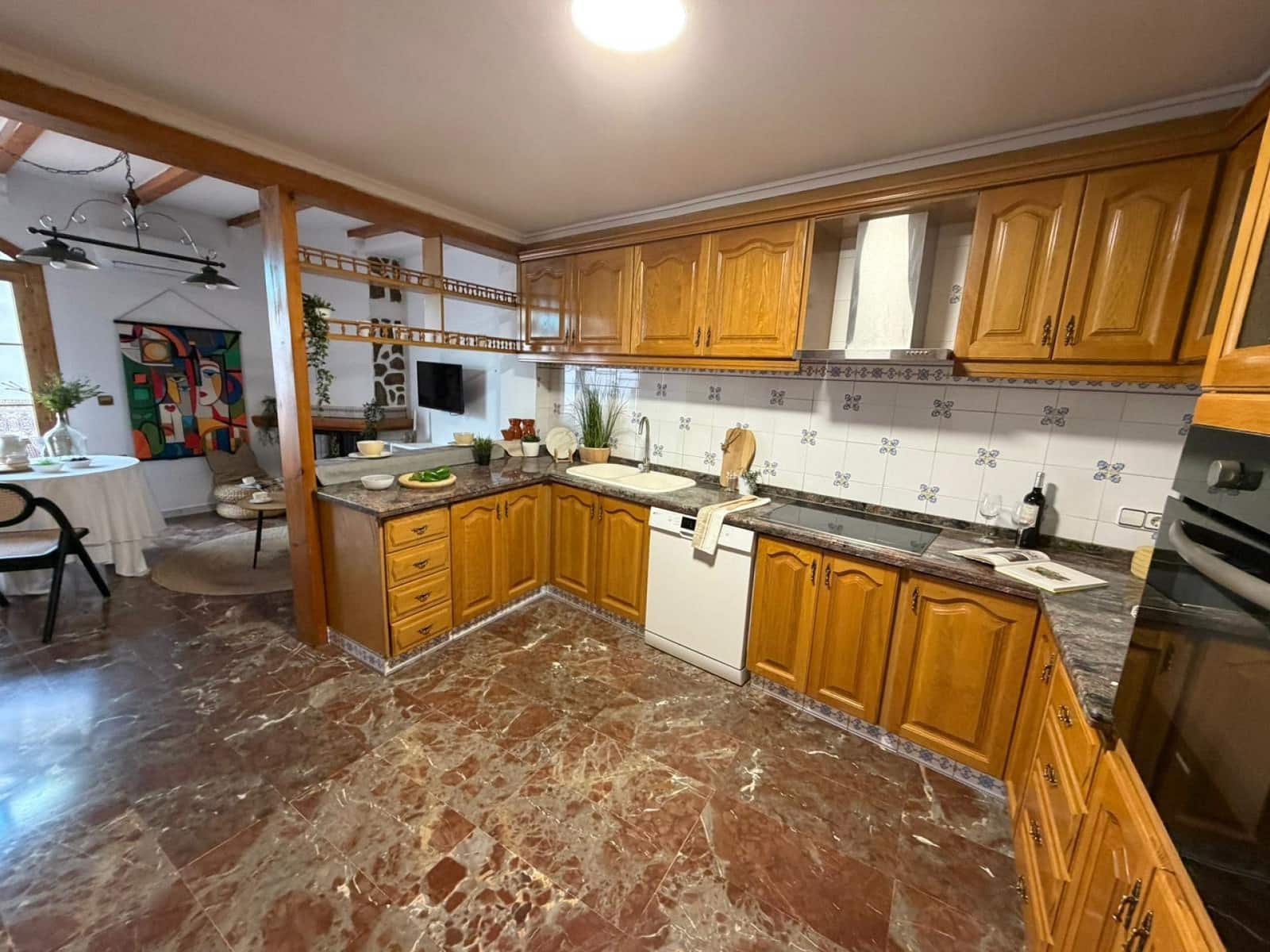 4 bedroom Townhouse for sale in Sax with garage - € 249,000 (Ref: 9650701)