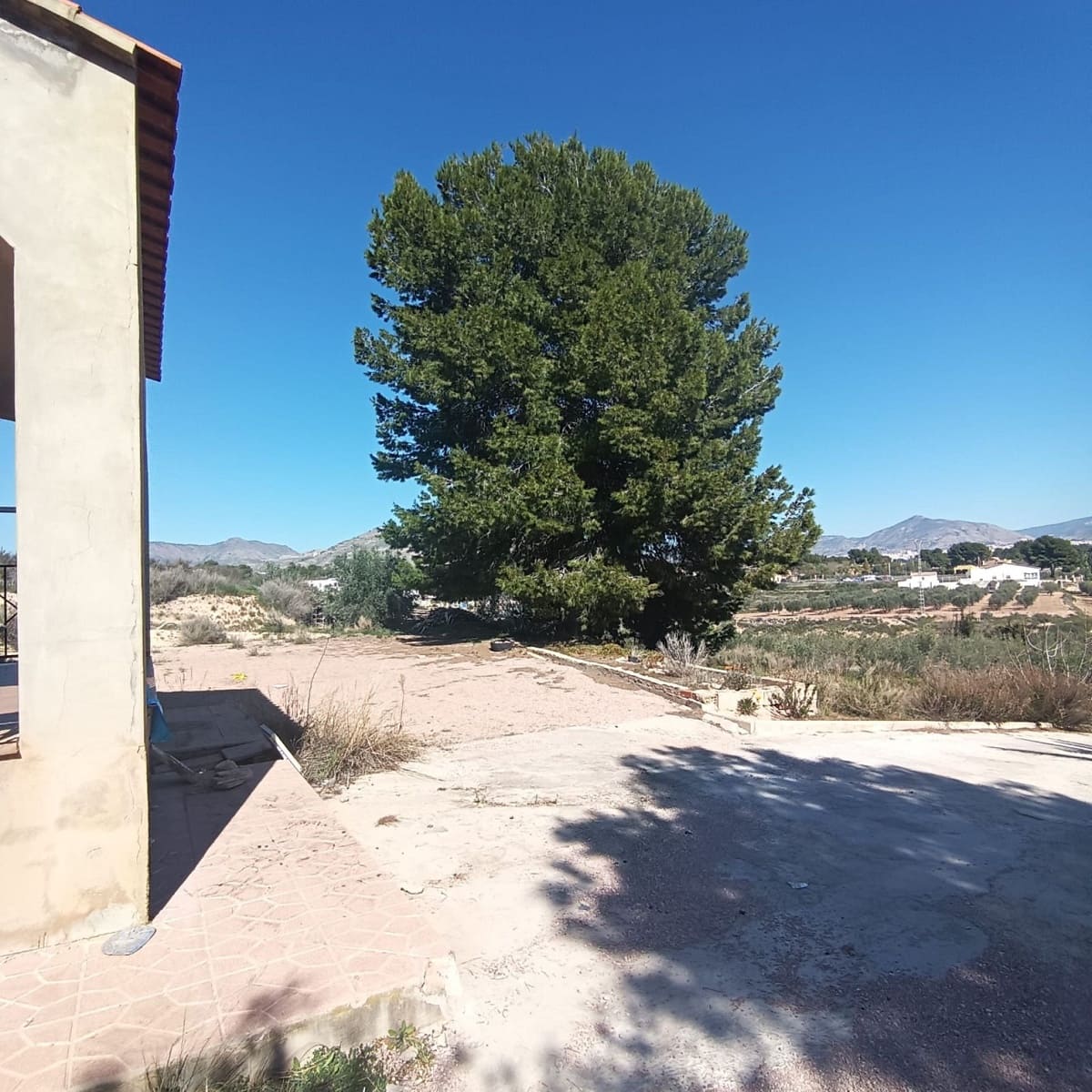 6 bedroom Villa for sale in Elda with pool garage - € 190,000 (Ref: 9669992)