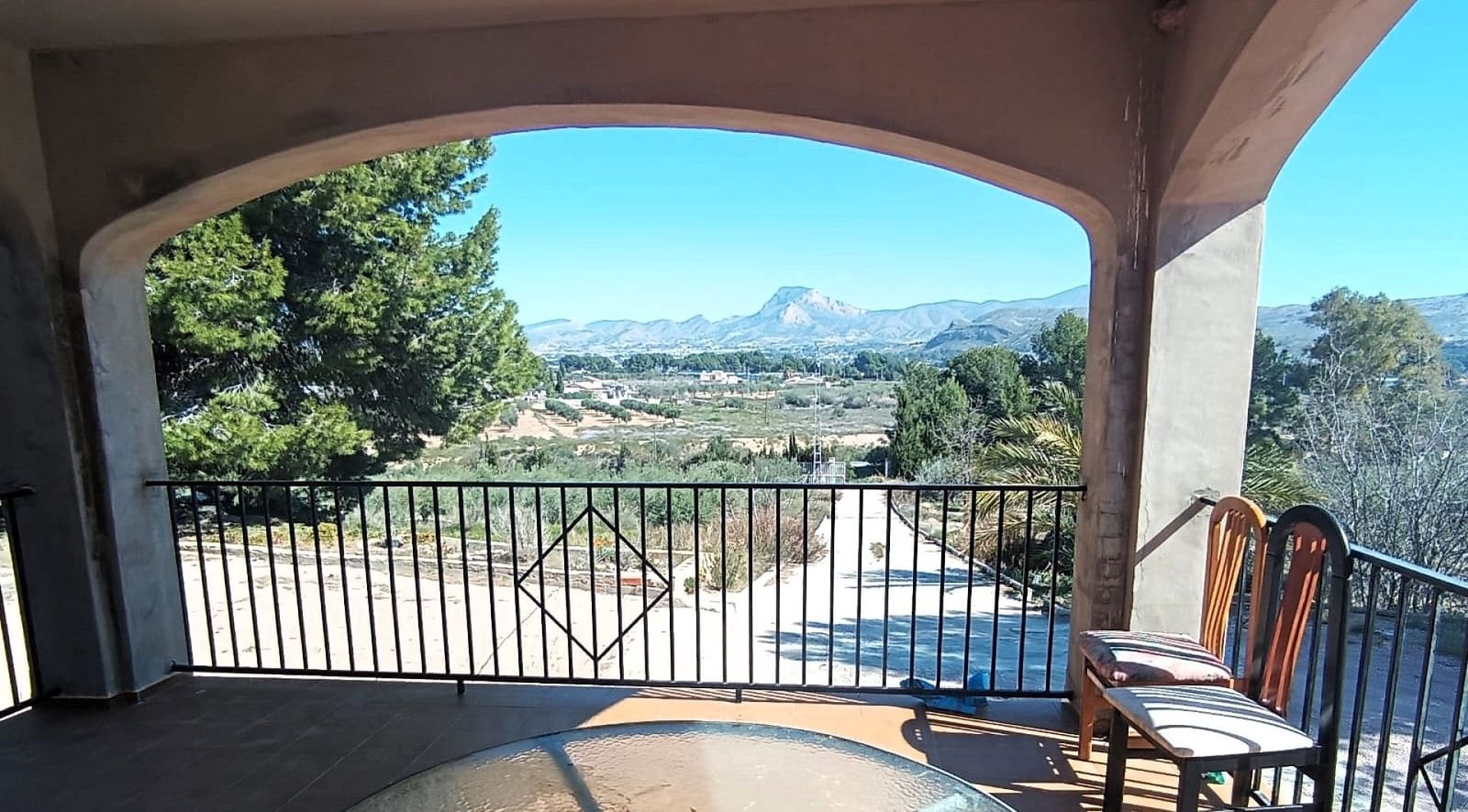 6 bedroom Villa for sale in Elda with pool garage - € 190,000 (Ref: 9669992)