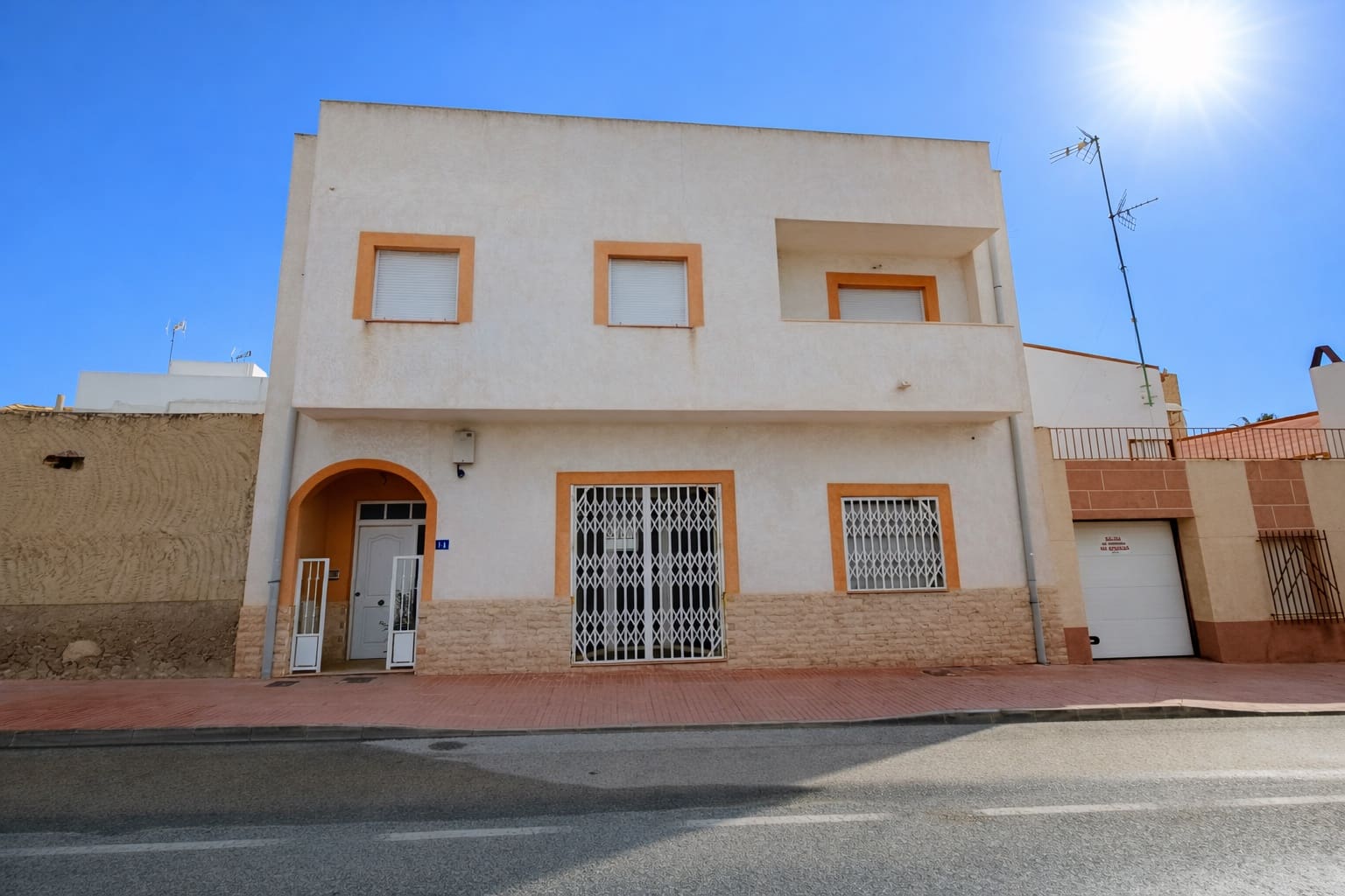 7 bedroom Townhouse for sale in La Murada - € 250,000 (Ref: 9669993)