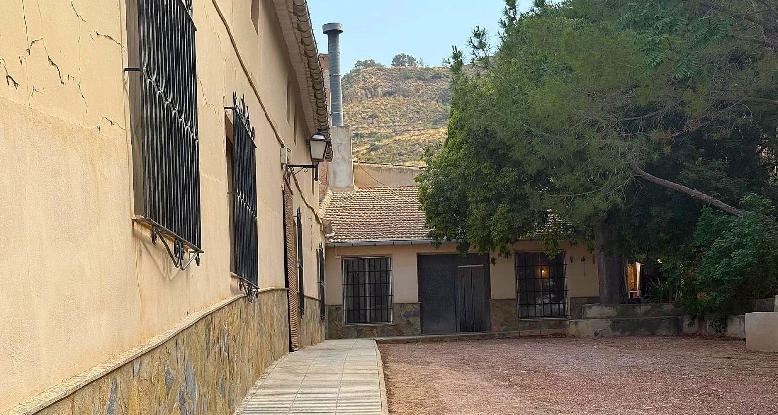 12 quarto Quinta/Casa Rural para venda em Encebras com piscina garagem - 599 000 € (Ref: 9694727)