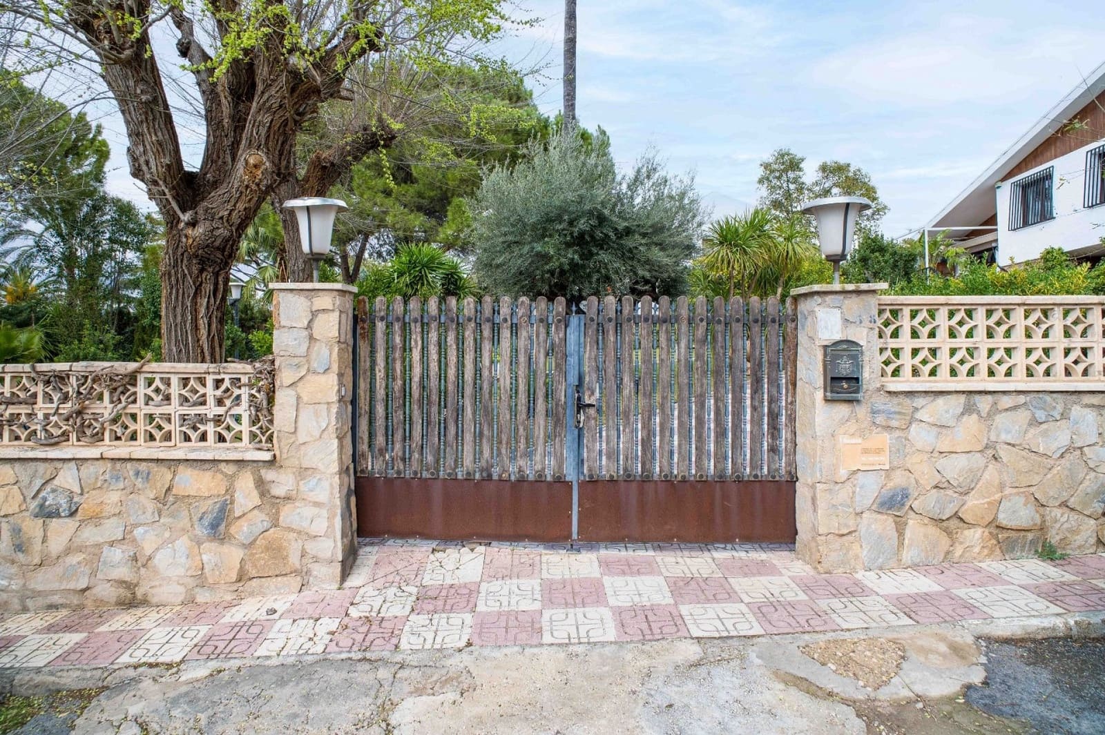 4 chambre Villa/Maison à vendre à Petrel / Petrer avec piscine garage - 490 000 € (Ref: 9698137)