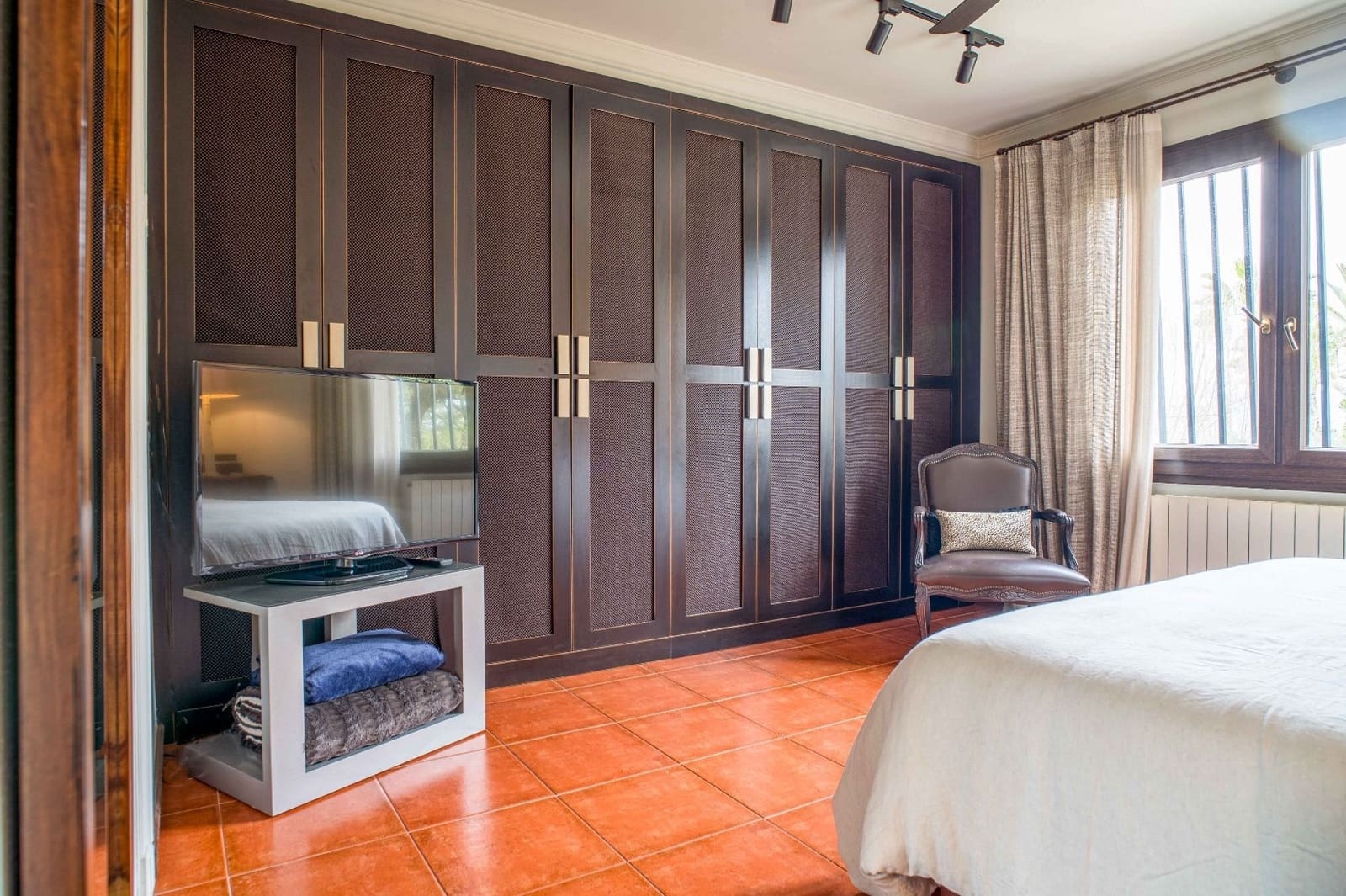 4 chambre Villa/Maison à vendre à Petrel / Petrer avec piscine garage - 490 000 € (Ref: 9698137)