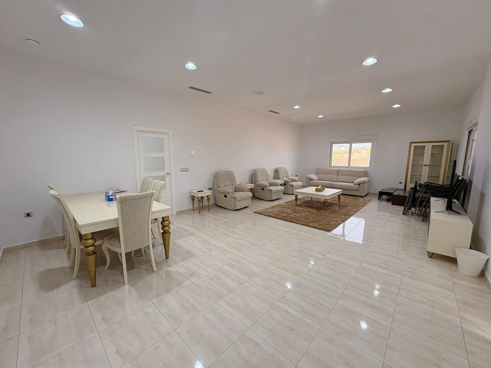 4 slaapkamer Villa te koop in Pinoso - € 650.000 (Ref: 9700444)