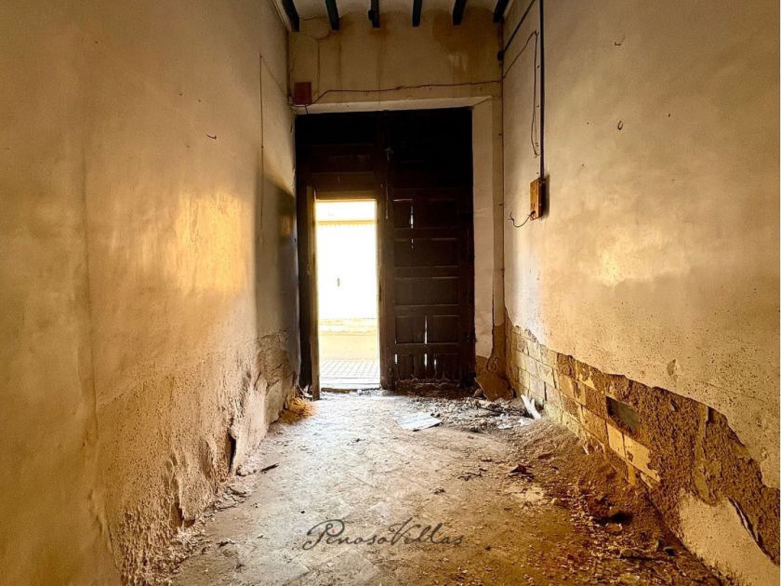 Townhouse for sale in Pinoso with pool - € 90,000 (Ref: 9707436)