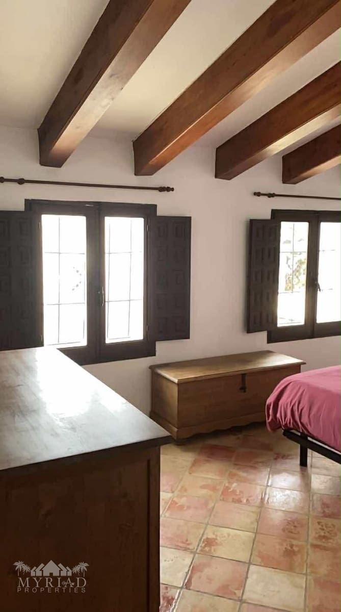 5 bedroom Finca/Country House for sale in Yecla with pool - € 340,000 (Ref: 9707988)