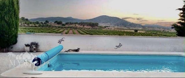 5 bedroom Finca/Country House for sale in Yecla with pool - € 340,000 (Ref: 9707988)