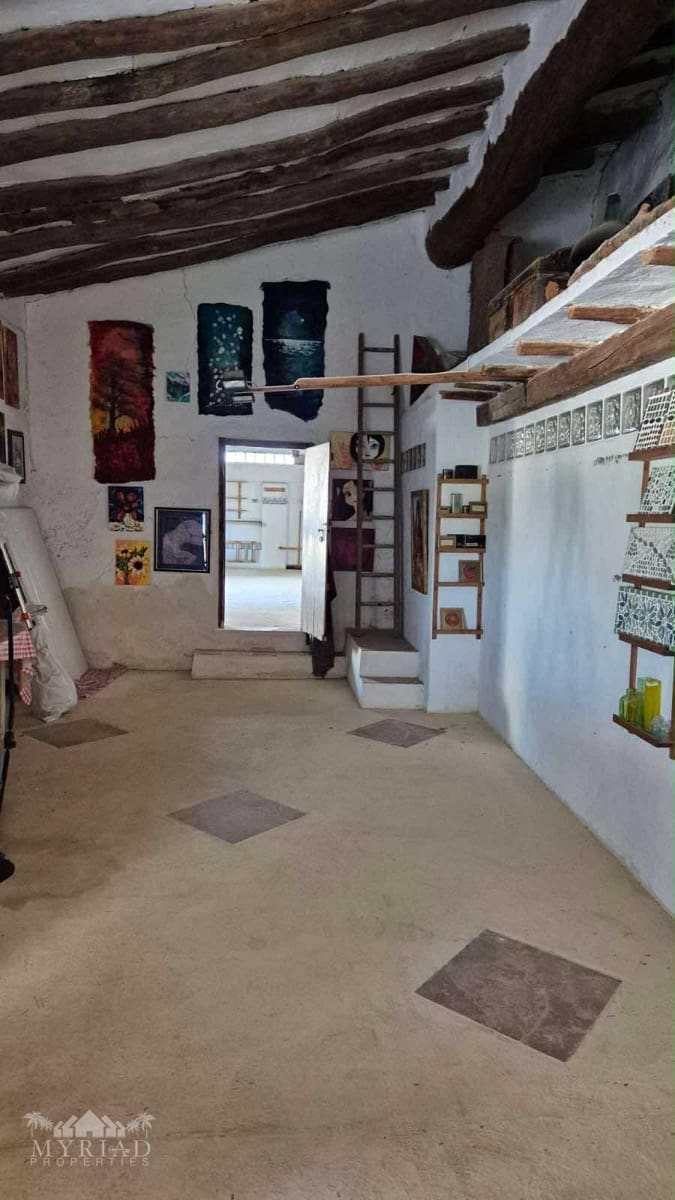 5 bedroom Finca/Country House for sale in Yecla with pool - € 340,000 (Ref: 9707988)