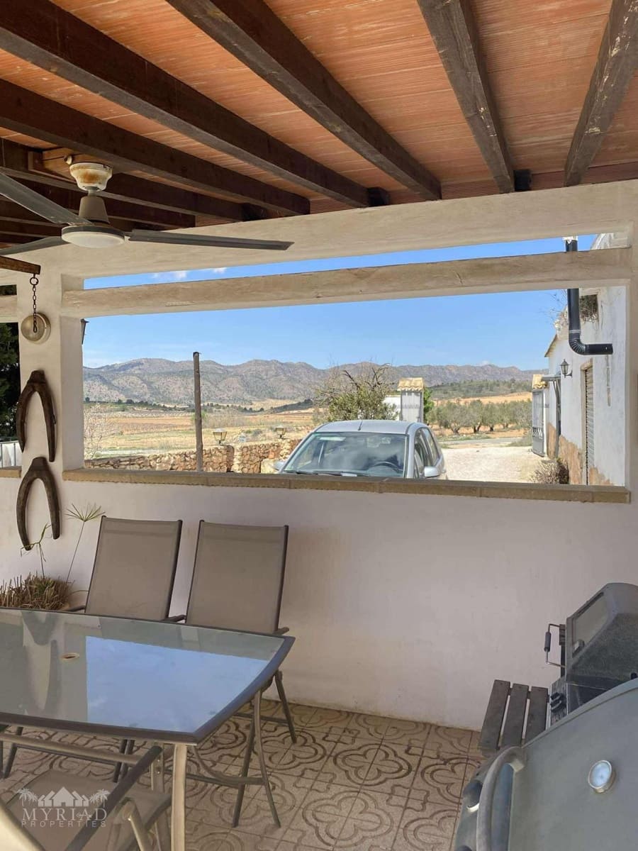 5 bedroom Finca/Country House for sale in Yecla with pool - € 340,000 (Ref: 9707988)