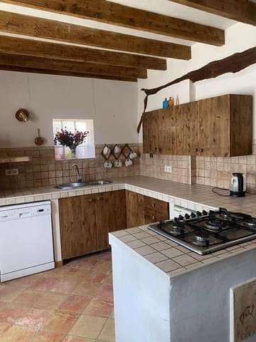 5 bedroom Finca/Country House for sale in Yecla with pool - € 340,000 (Ref: 9707988)