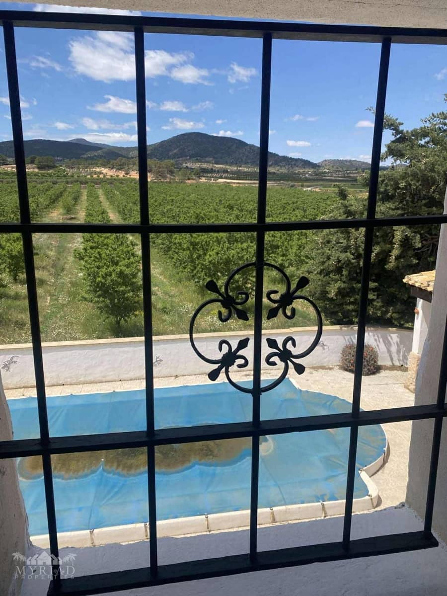 5 bedroom Finca/Country House for sale in Yecla with pool - € 340,000 (Ref: 9707988)