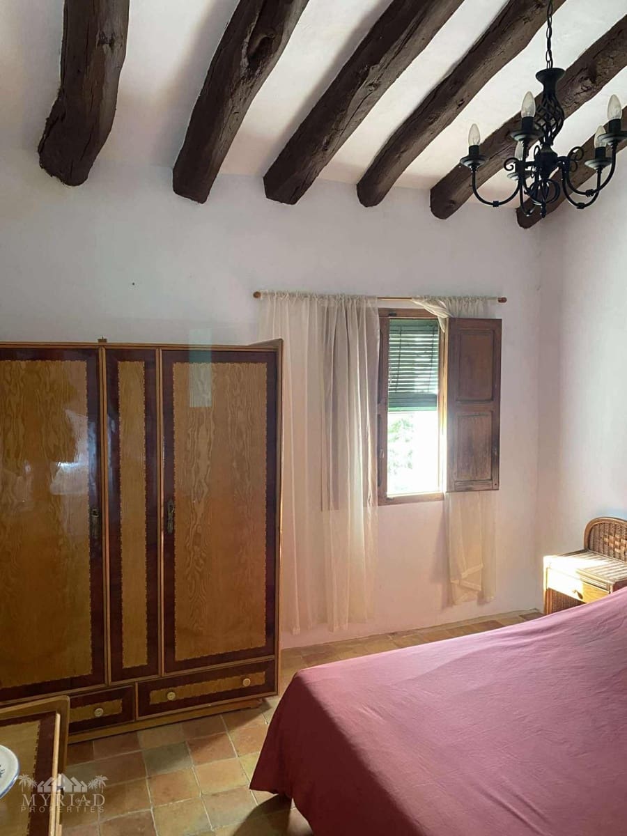 5 bedroom Finca/Country House for sale in Yecla with pool - € 340,000 (Ref: 9707988)