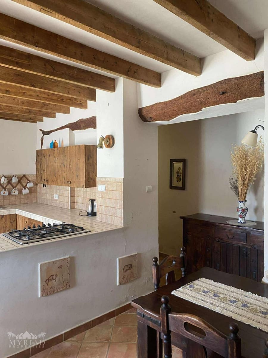 5 bedroom Finca/Country House for sale in Yecla with pool - € 340,000 (Ref: 9707988)