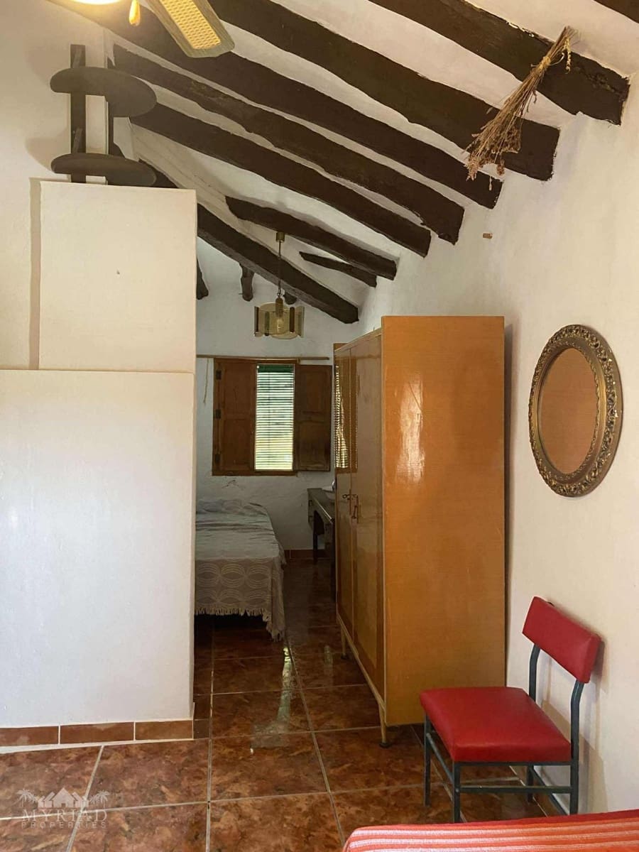 5 bedroom Finca/Country House for sale in Yecla with pool - € 340,000 (Ref: 9707988)