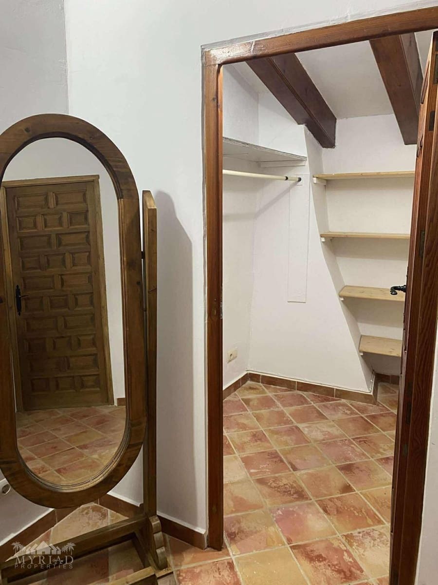 5 bedroom Finca/Country House for sale in Yecla with pool - € 340,000 (Ref: 9707988)