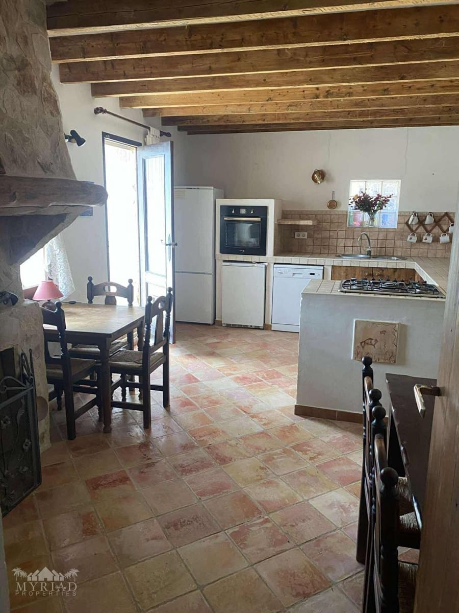 5 bedroom Finca/Country House for sale in Yecla with pool - € 340,000 (Ref: 9707988)