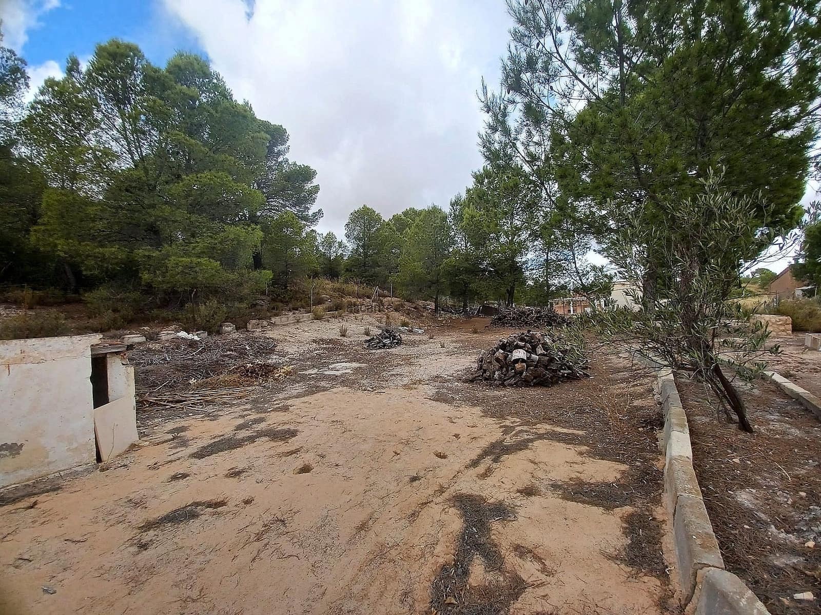 3 makuuhuone Maalaistalo myytävänä paikassa Yecla mukana uima-altaan 
autotalli - 199 995 € (Ref: 9711102)