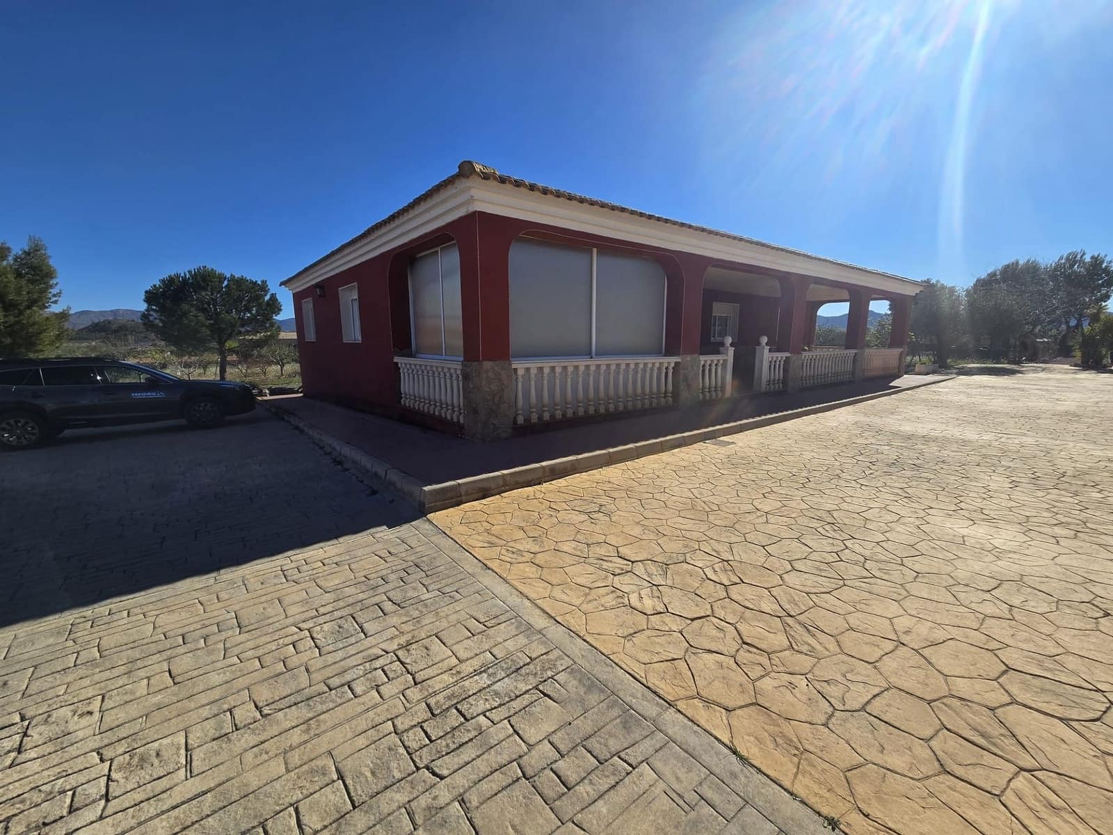 8 bedroom Villa for sale in Sax with pool garage - € 599,950 (Ref: 9713535)