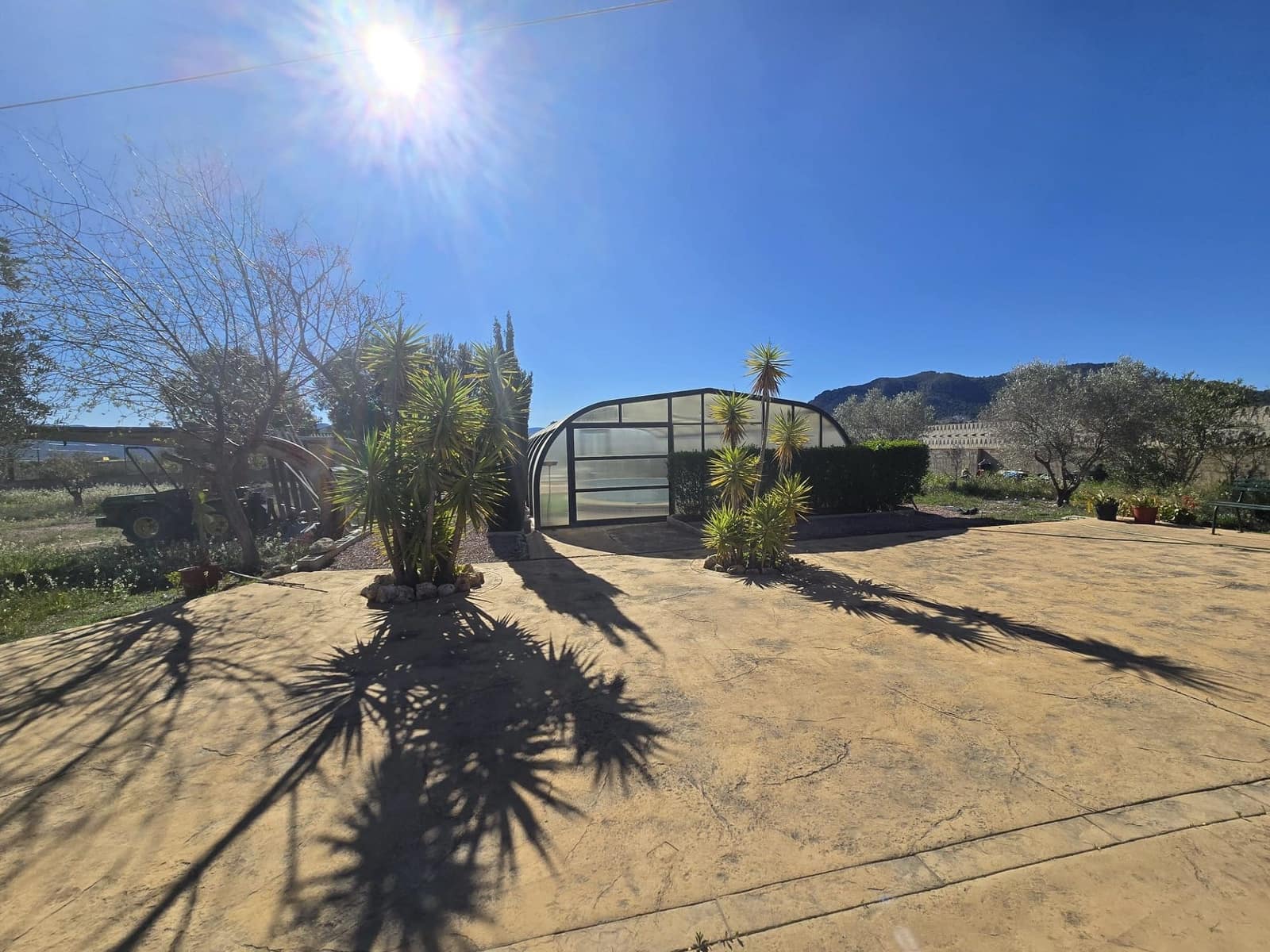 8 bedroom Villa for sale in Sax with pool garage - € 599,950 (Ref: 9713535)