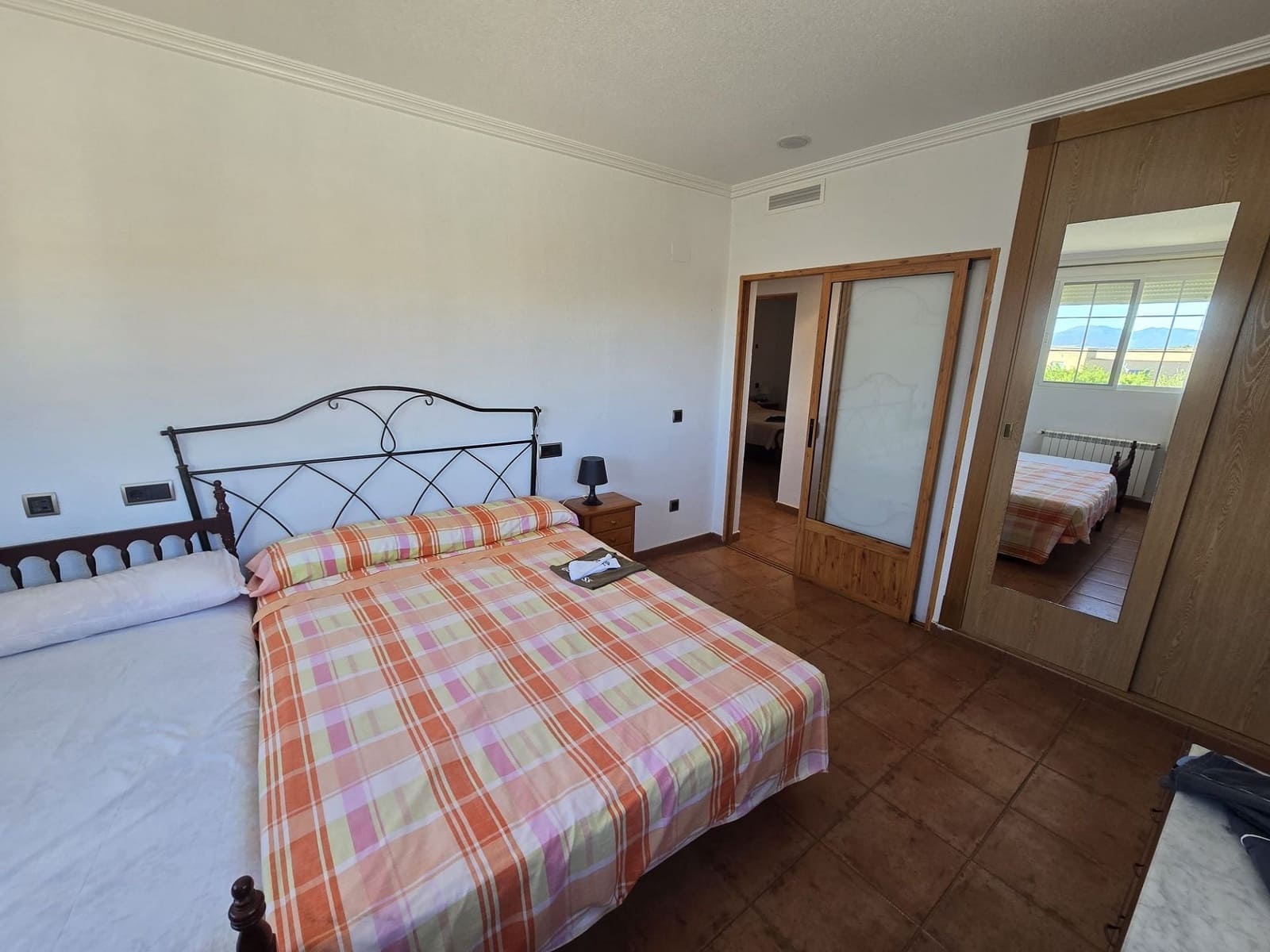 8 bedroom Villa for sale in Sax with pool garage - € 599,950 (Ref: 9713535)