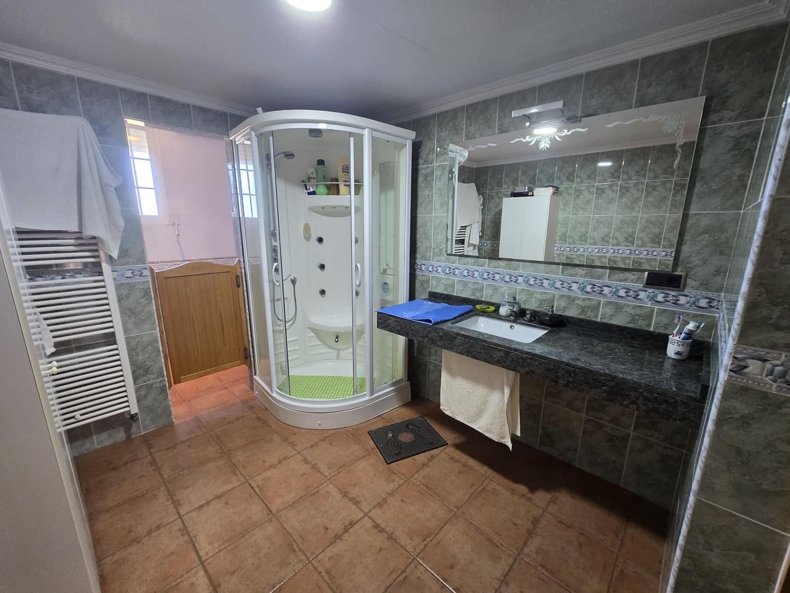 8 bedroom Villa for sale in Sax with pool garage - € 599,950 (Ref: 9713535)