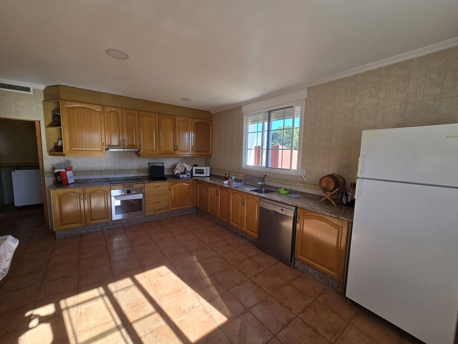 8 bedroom Villa for sale in Sax with pool garage - € 599,950 (Ref: 9713535)