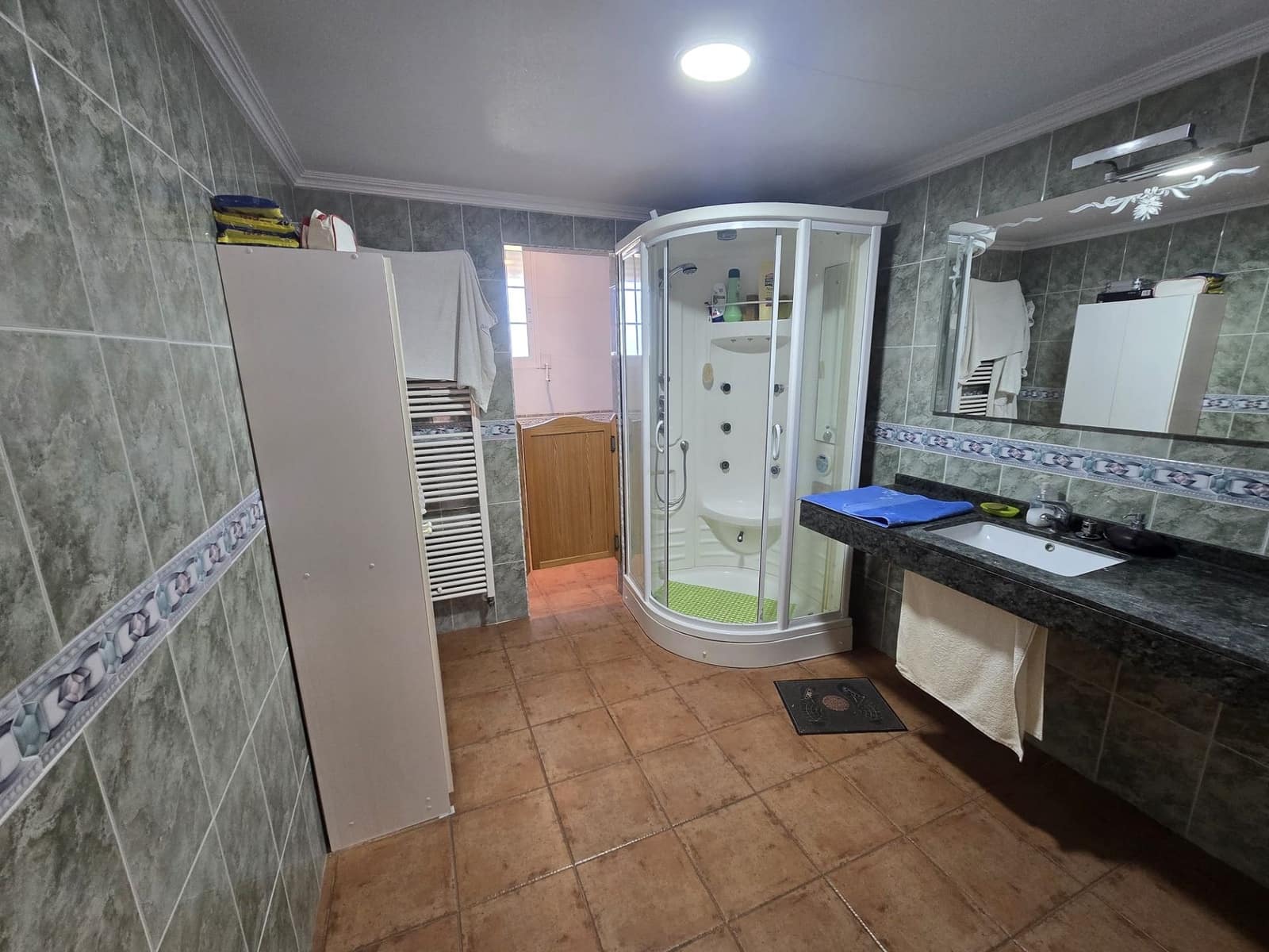 8 bedroom Villa for sale in Sax with pool garage - € 599,950 (Ref: 9713535)