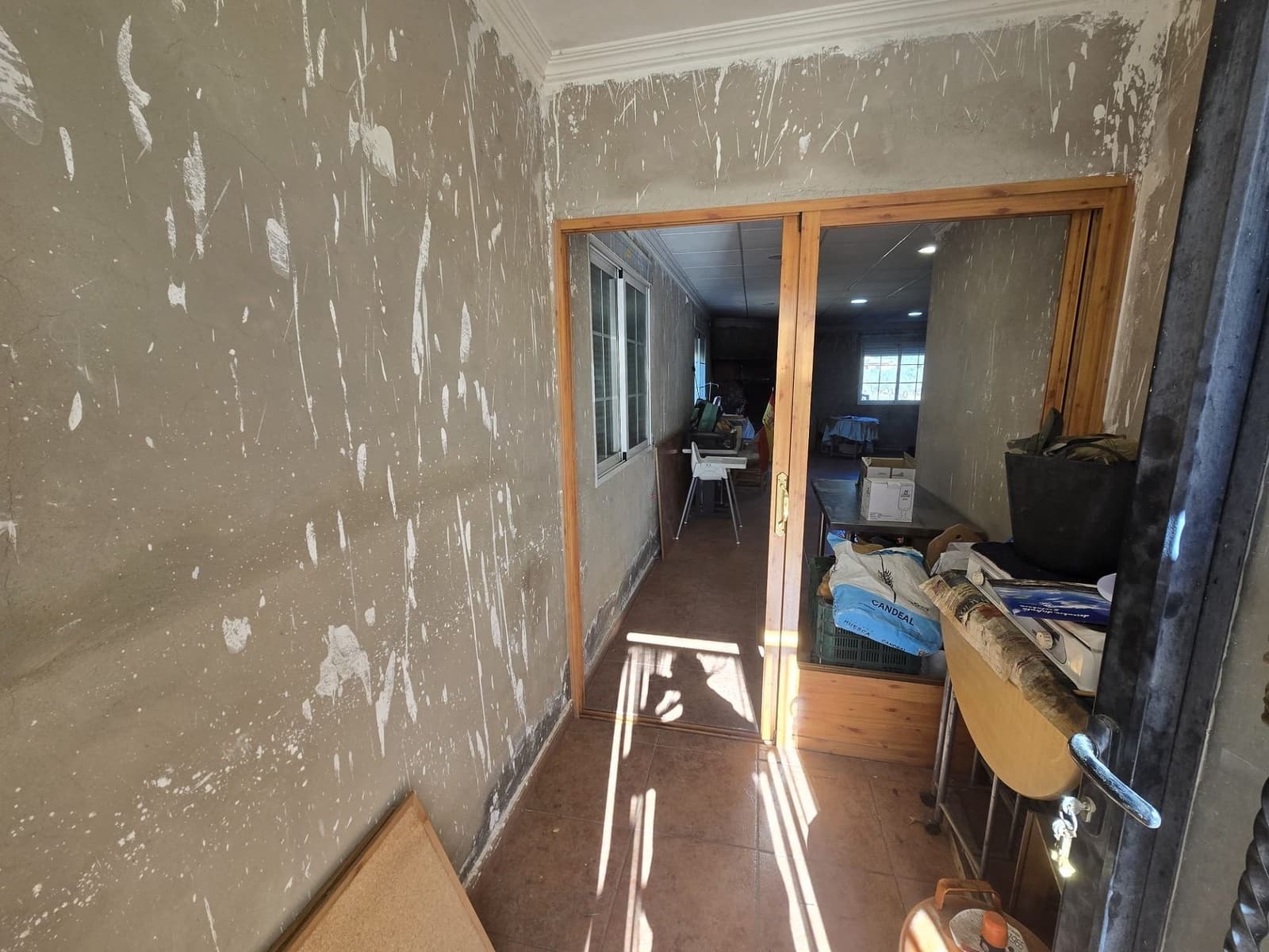 8 bedroom Villa for sale in Sax with pool garage - € 599,950 (Ref: 9713535)