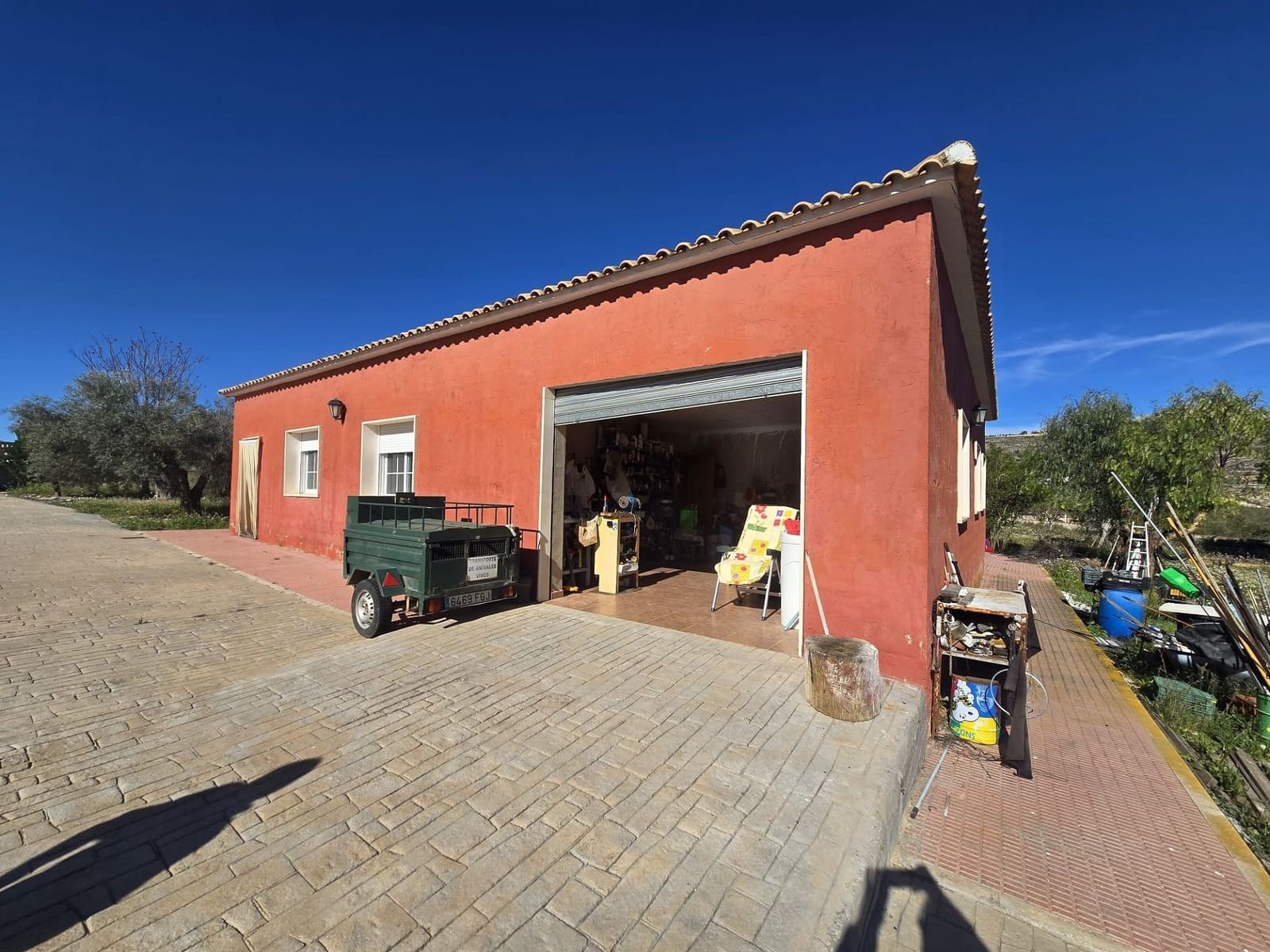 8 bedroom Villa for sale in Sax with pool garage - € 599,950 (Ref: 9713535)