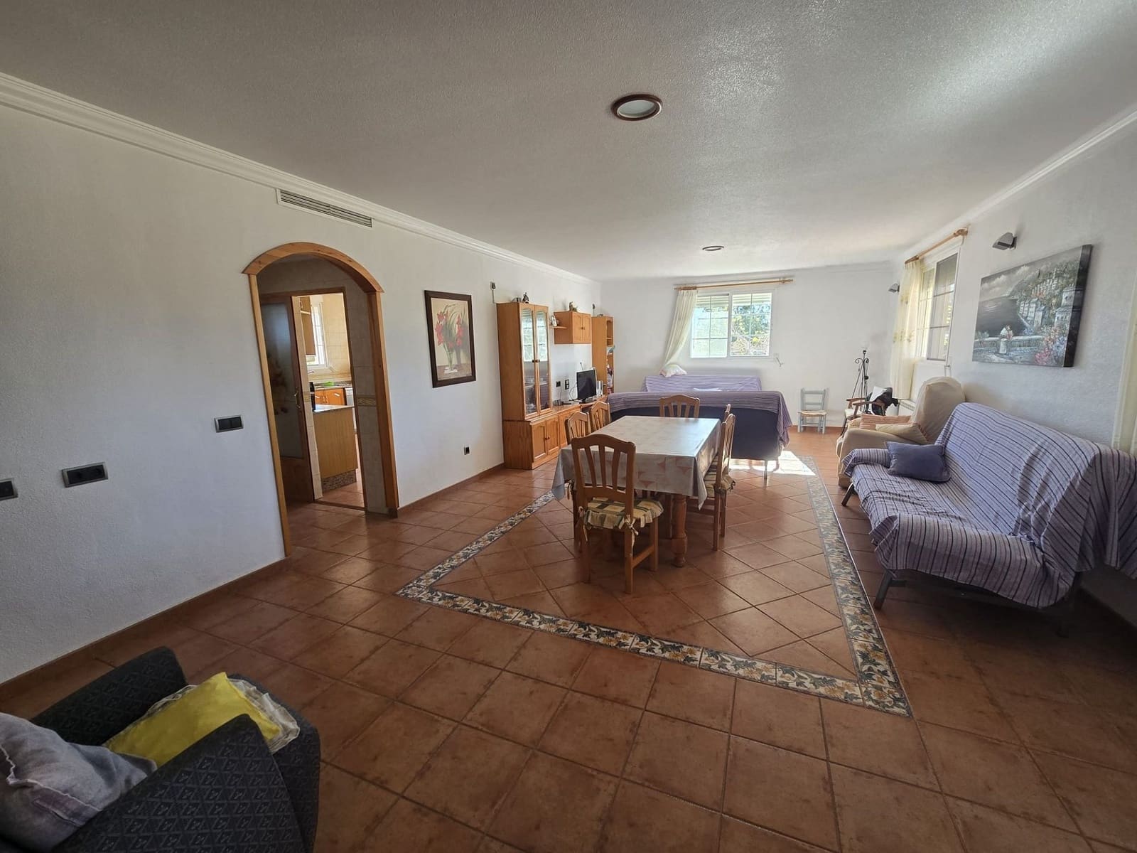 8 bedroom Villa for sale in Sax with pool garage - € 599,950 (Ref: 9713535)