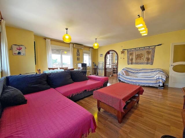 3 bedroom Apartment for sale in Pinoso with garage - € 120,000 (Ref: 9714537)