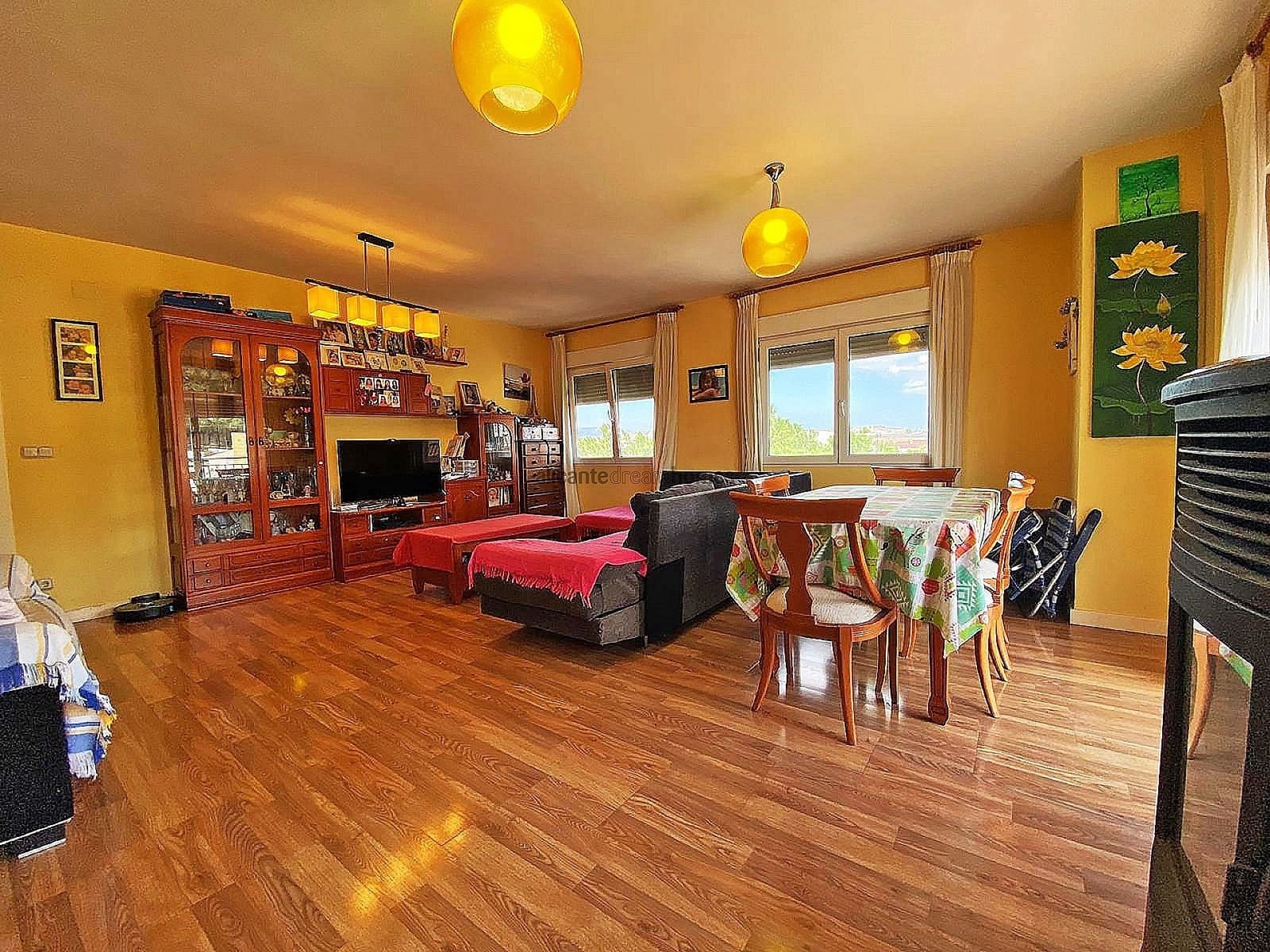 3 bedroom Apartment for sale in Pinoso with garage - € 120,000 (Ref: 9714537)