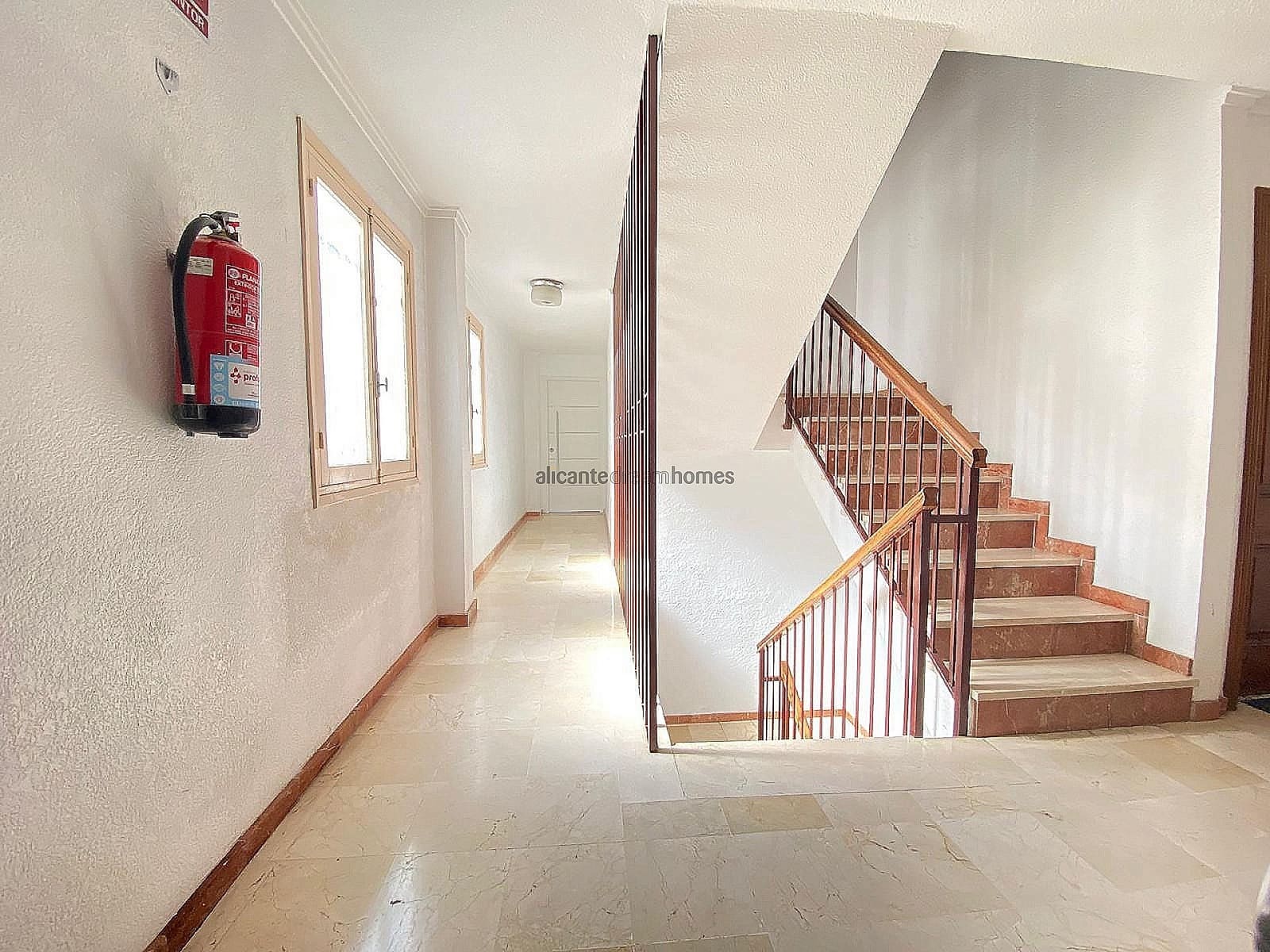 3 bedroom Apartment for sale in Pinoso with garage - € 120,000 (Ref: 9714537)