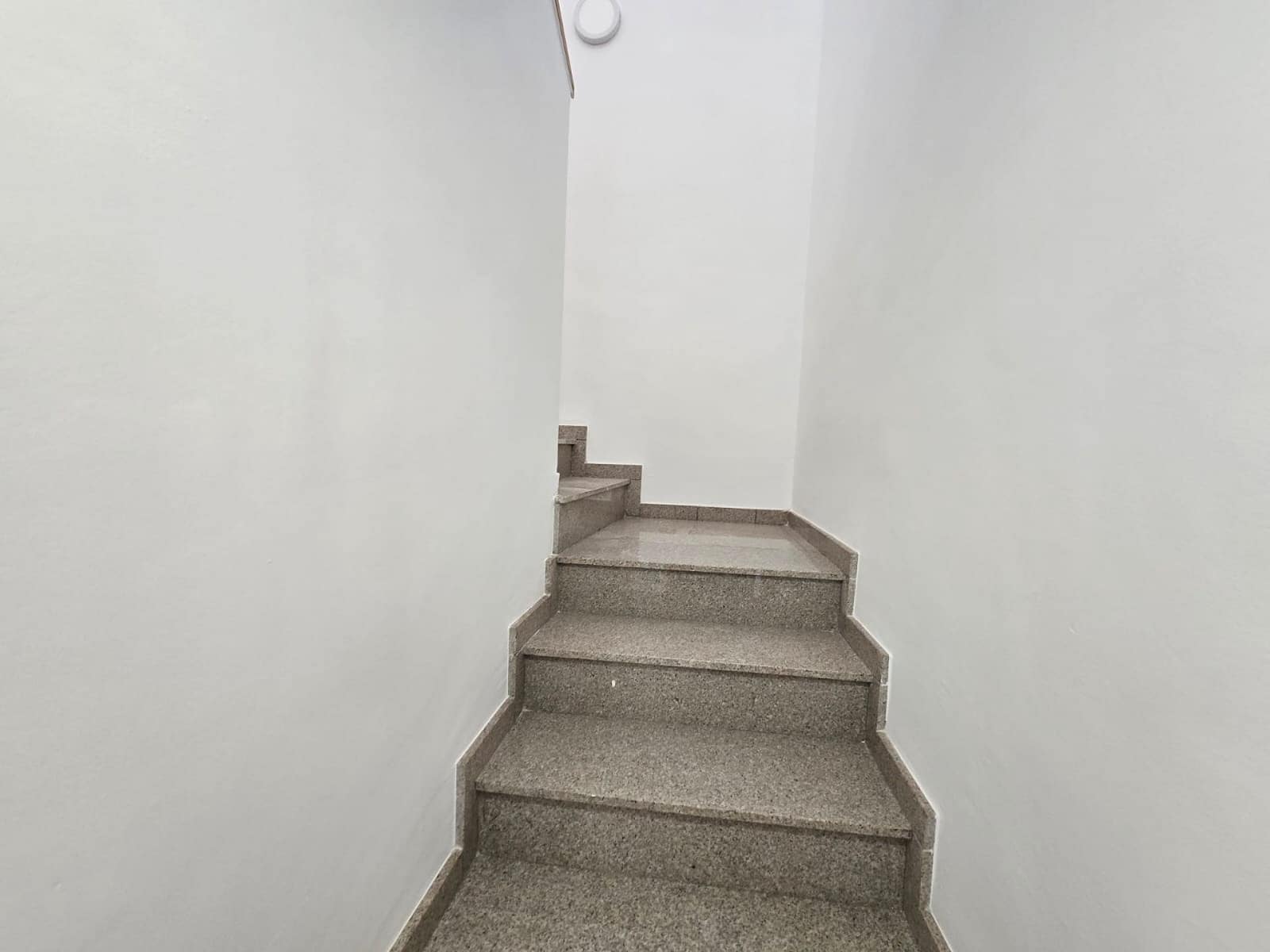 4 bedroom Townhouse for sale in Salinas with garage - € 119,000 (Ref: 9739274)