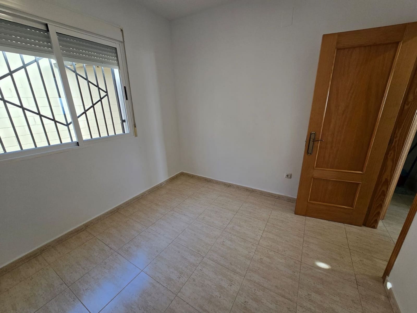 4 bedroom Townhouse for sale in Salinas with garage - € 119,000 (Ref: 9739274)